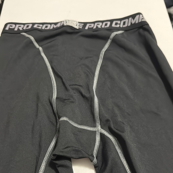 Nike Black Pro Combat compression leggings for running or physical therapy. Sz L - Picture 1 of 6